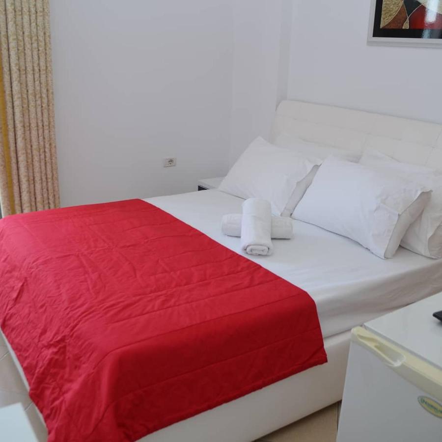 Noah Apartaments Sarande Bagian luar foto