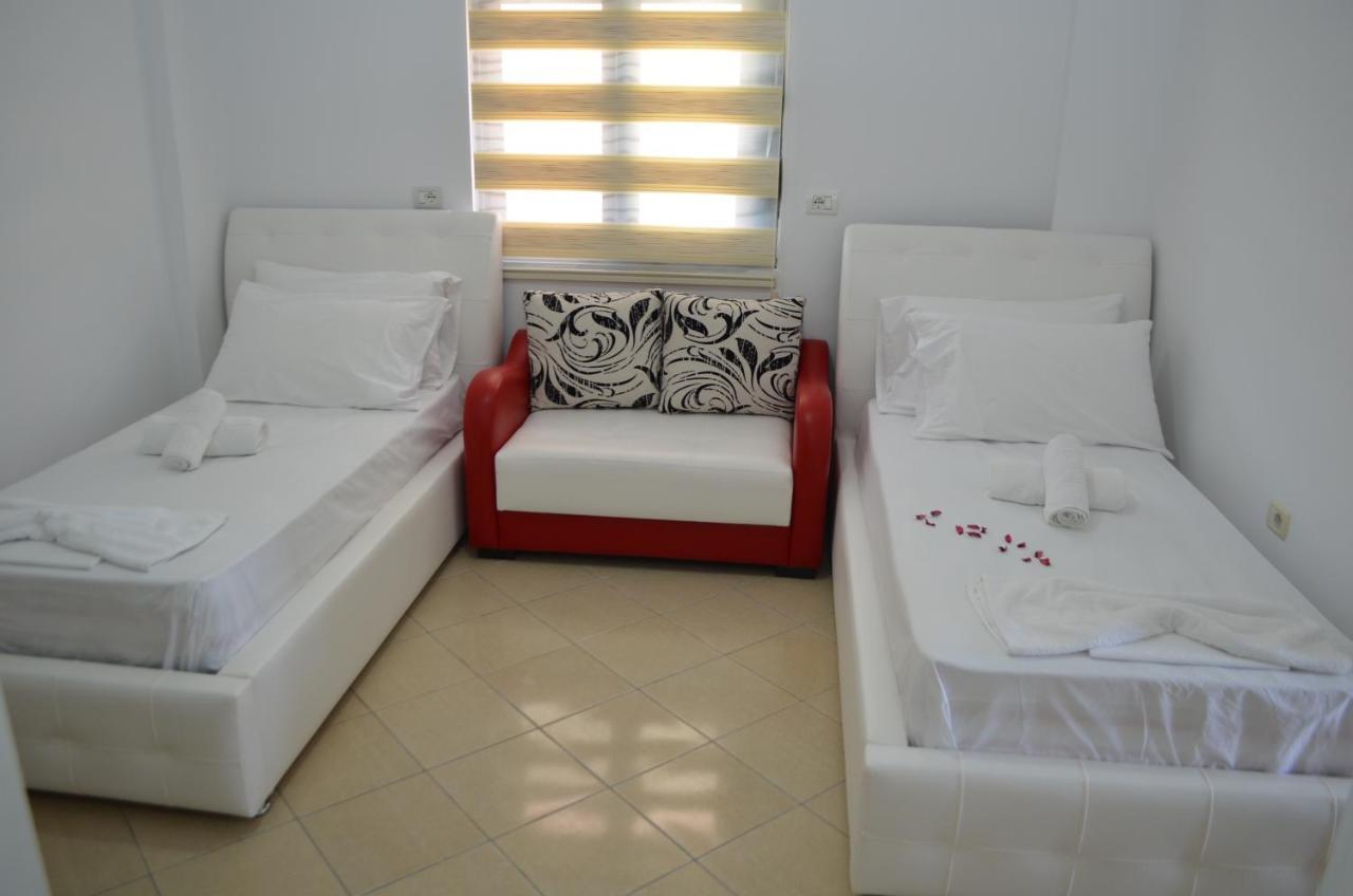 Noah Apartaments Sarande Bagian luar foto