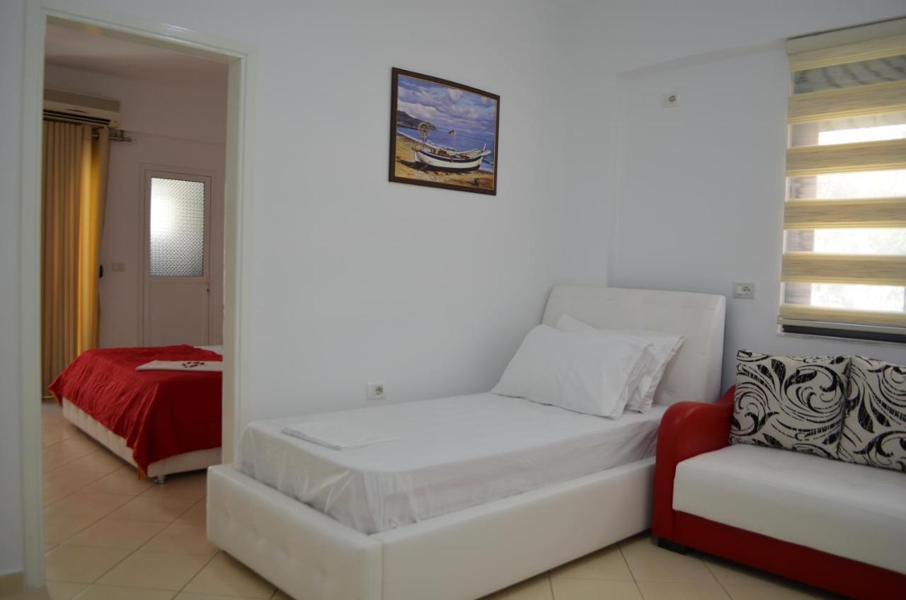 Noah Apartaments Sarande Bagian luar foto