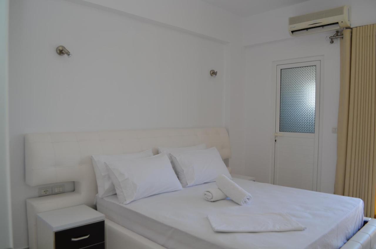 Noah Apartaments Sarande Bagian luar foto