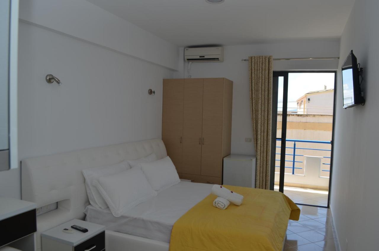 Noah Apartaments Sarande Bagian luar foto