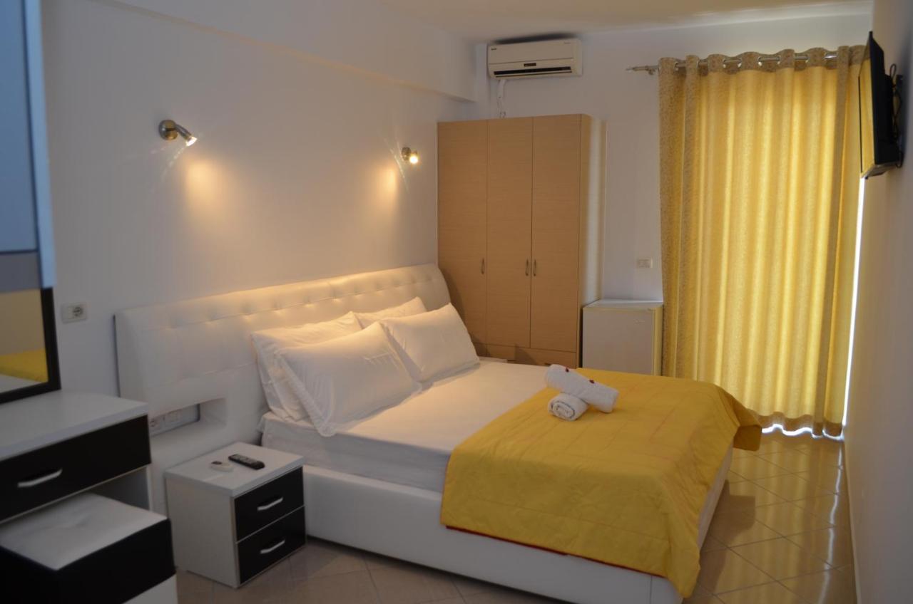 Noah Apartaments Sarande Bagian luar foto