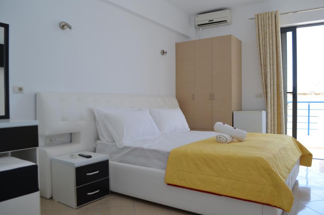 Noah Apartaments Sarande Bagian luar foto