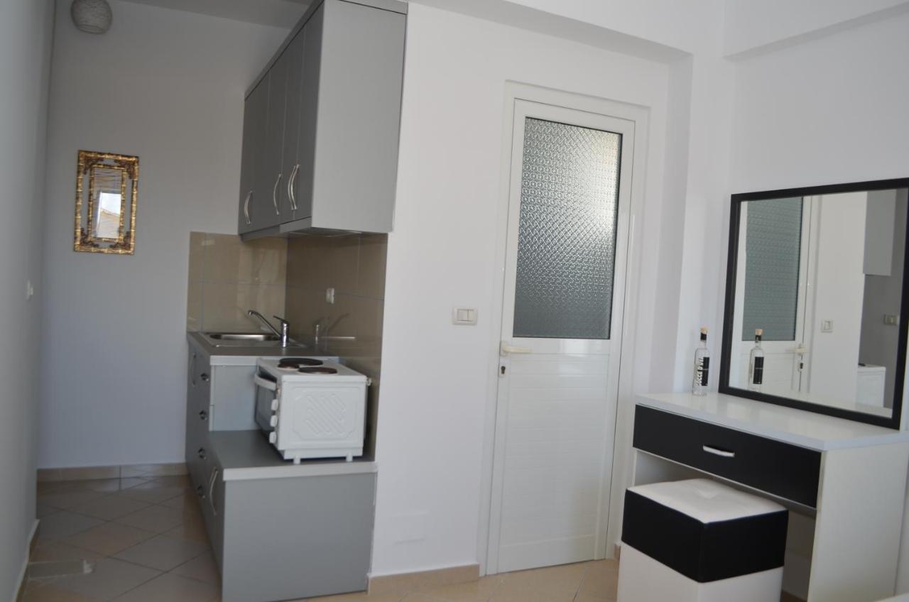 Noah Apartaments Sarande Bagian luar foto