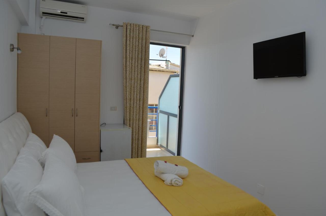 Noah Apartaments Sarande Bagian luar foto