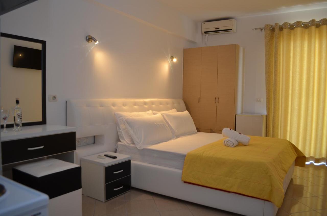Noah Apartaments Sarande Bagian luar foto