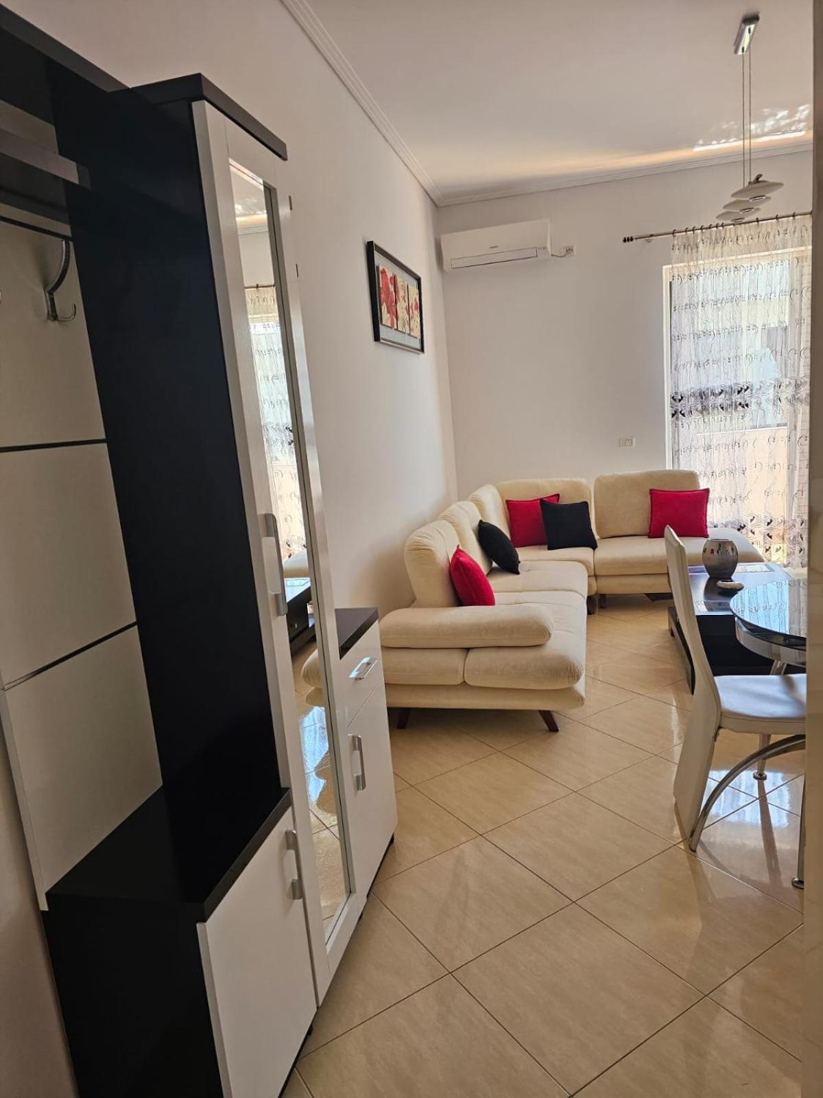 Noah Apartaments Sarande Bagian luar foto