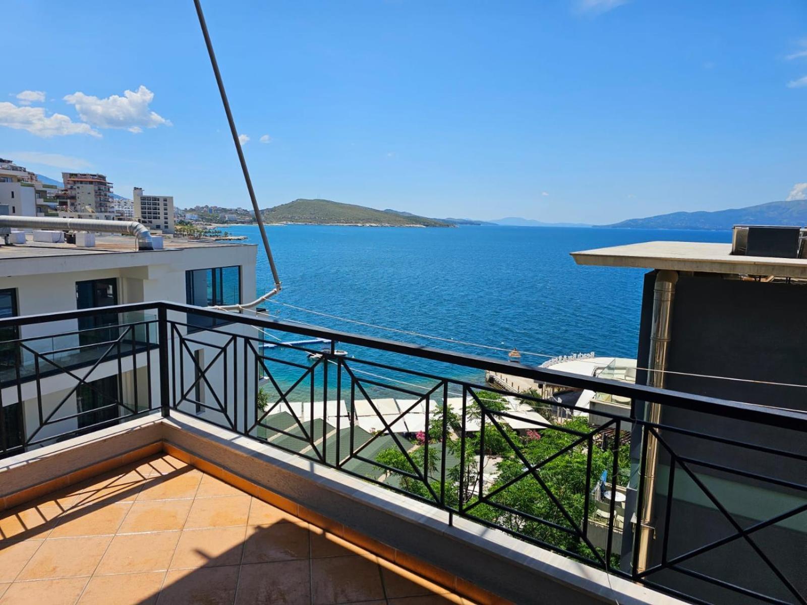 Noah Apartaments Sarande Bagian luar foto