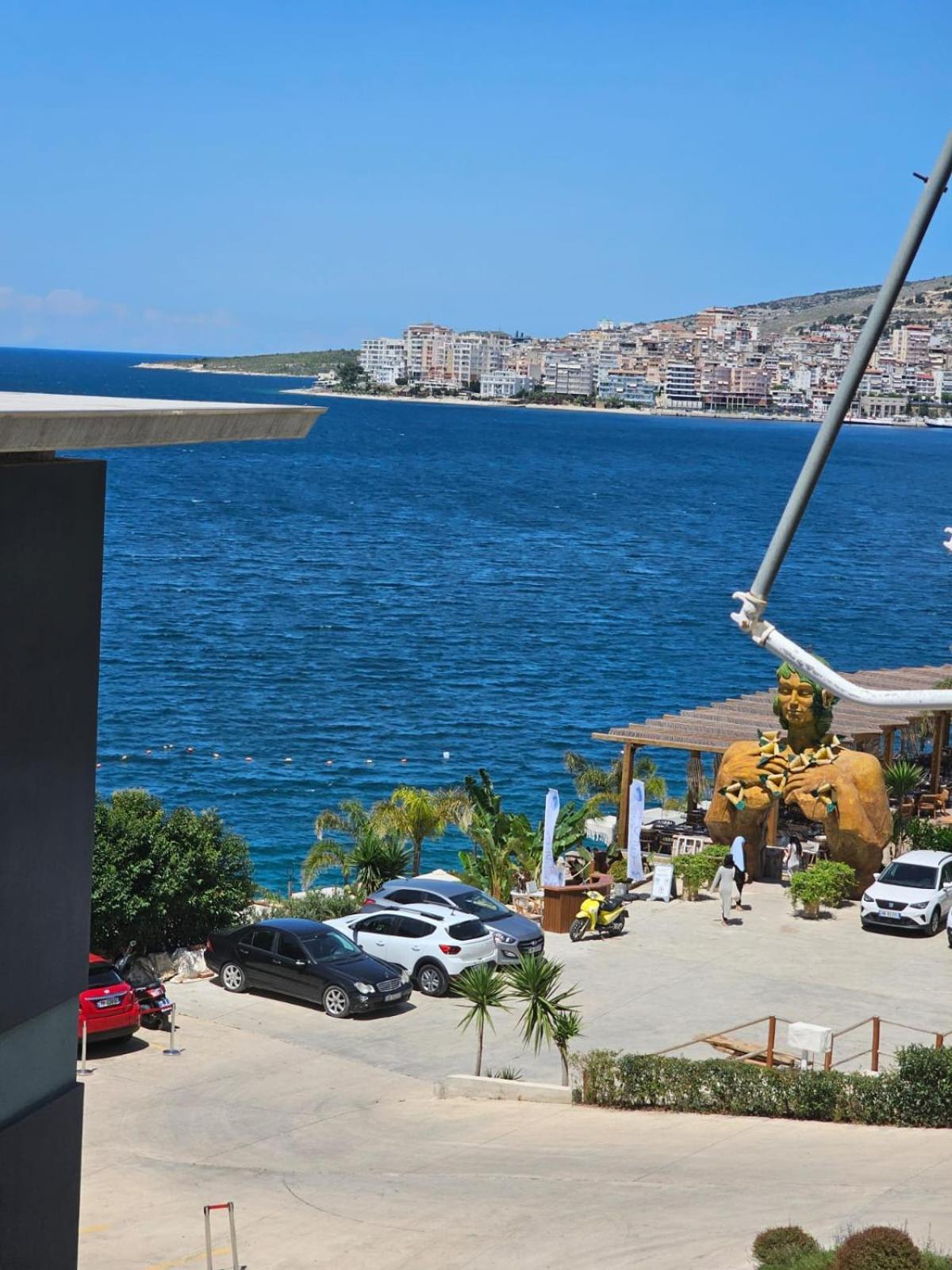 Noah Apartaments Sarande Bagian luar foto