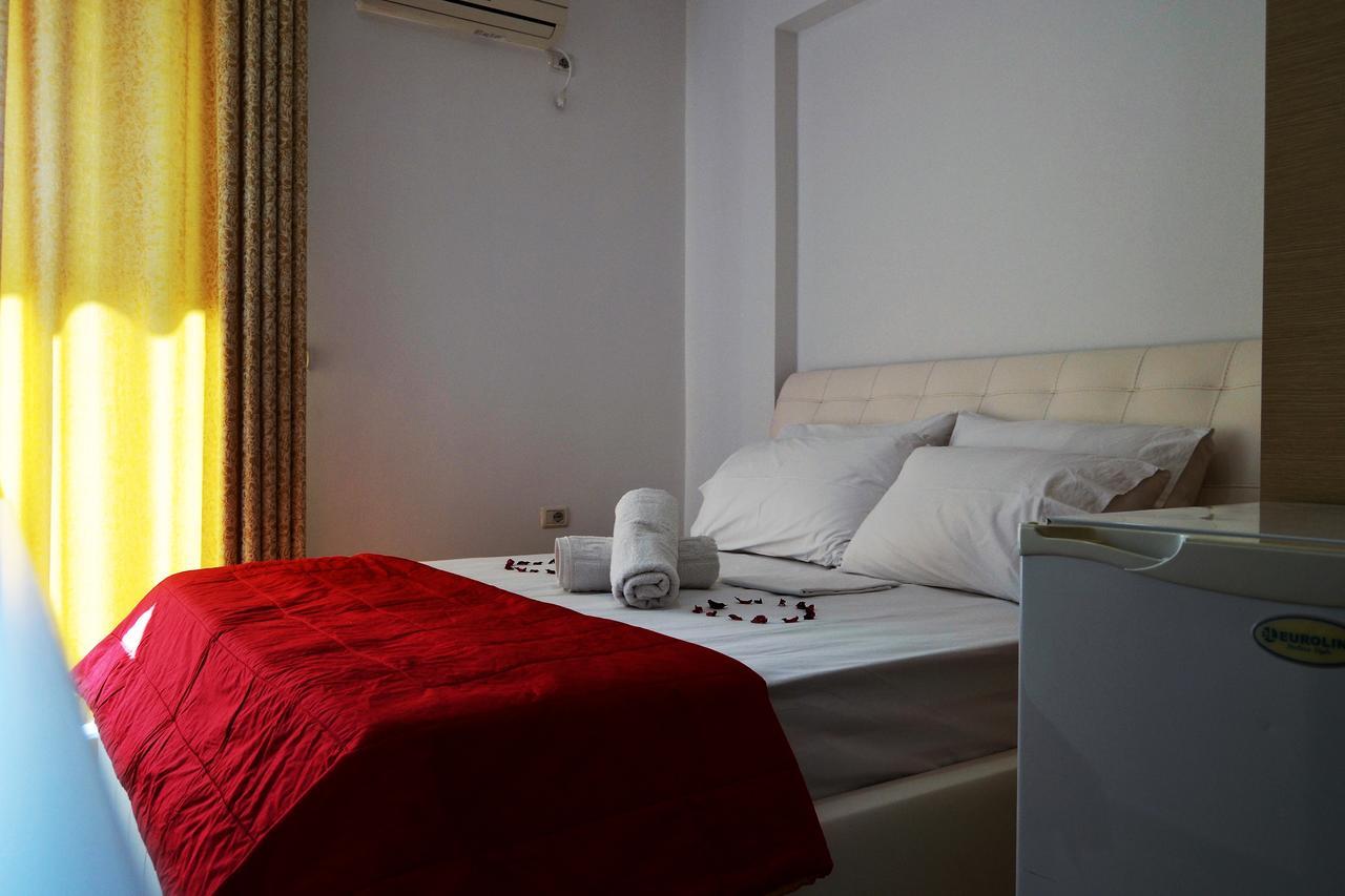 Noah Apartaments Sarande Bagian luar foto