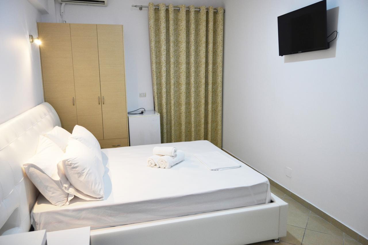 Noah Apartaments Sarande Bagian luar foto