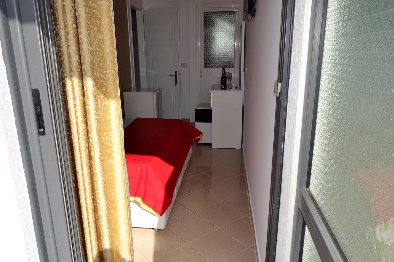 Noah Apartaments Sarande Bagian luar foto