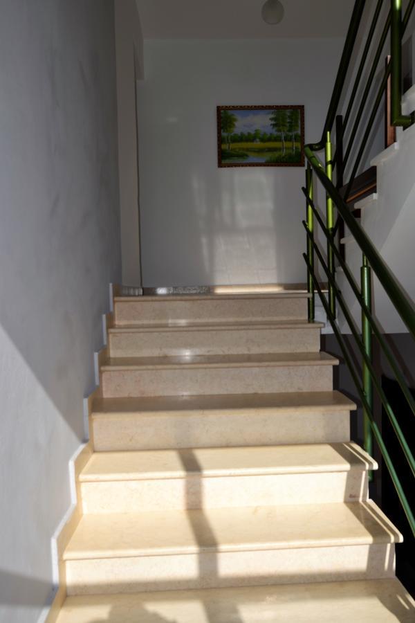Noah Apartaments Sarande Bagian luar foto