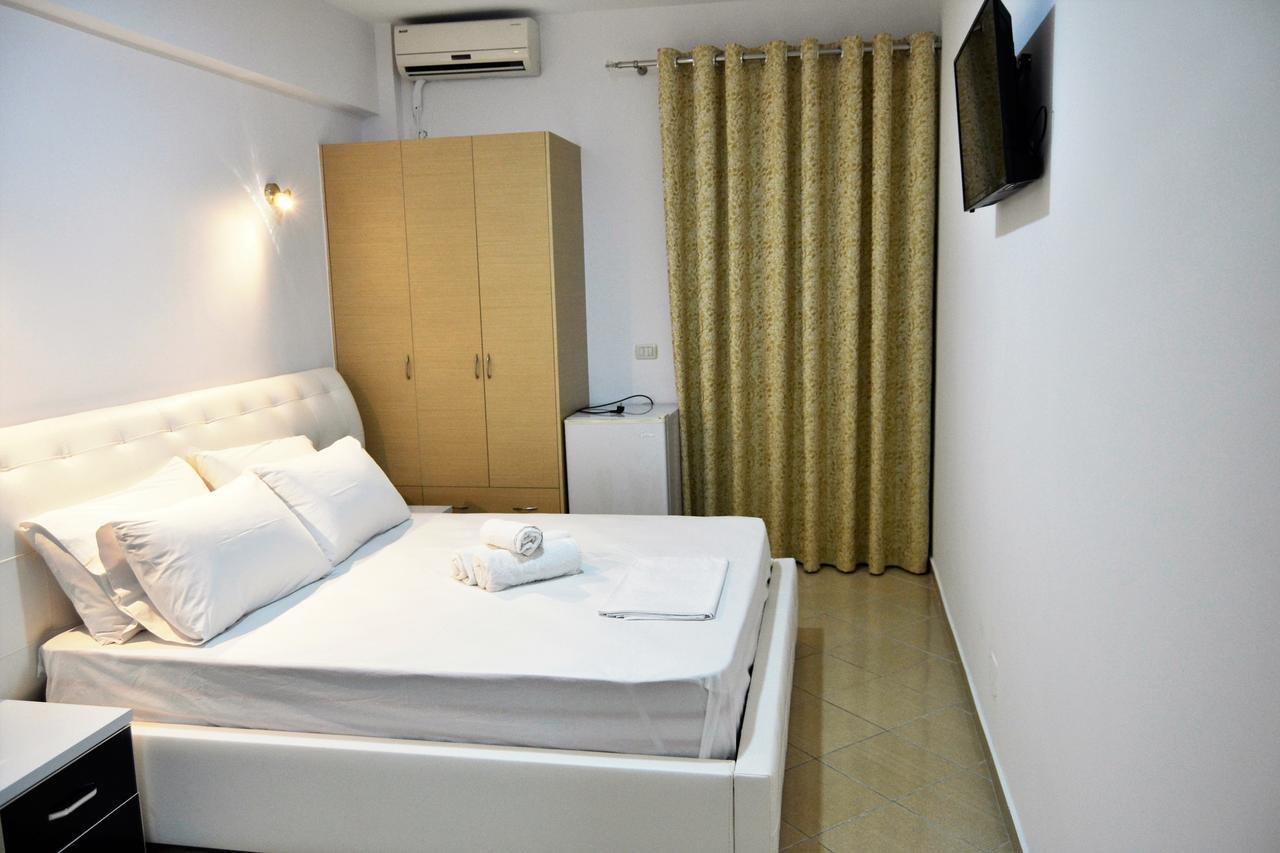 Noah Apartaments Sarande Bagian luar foto