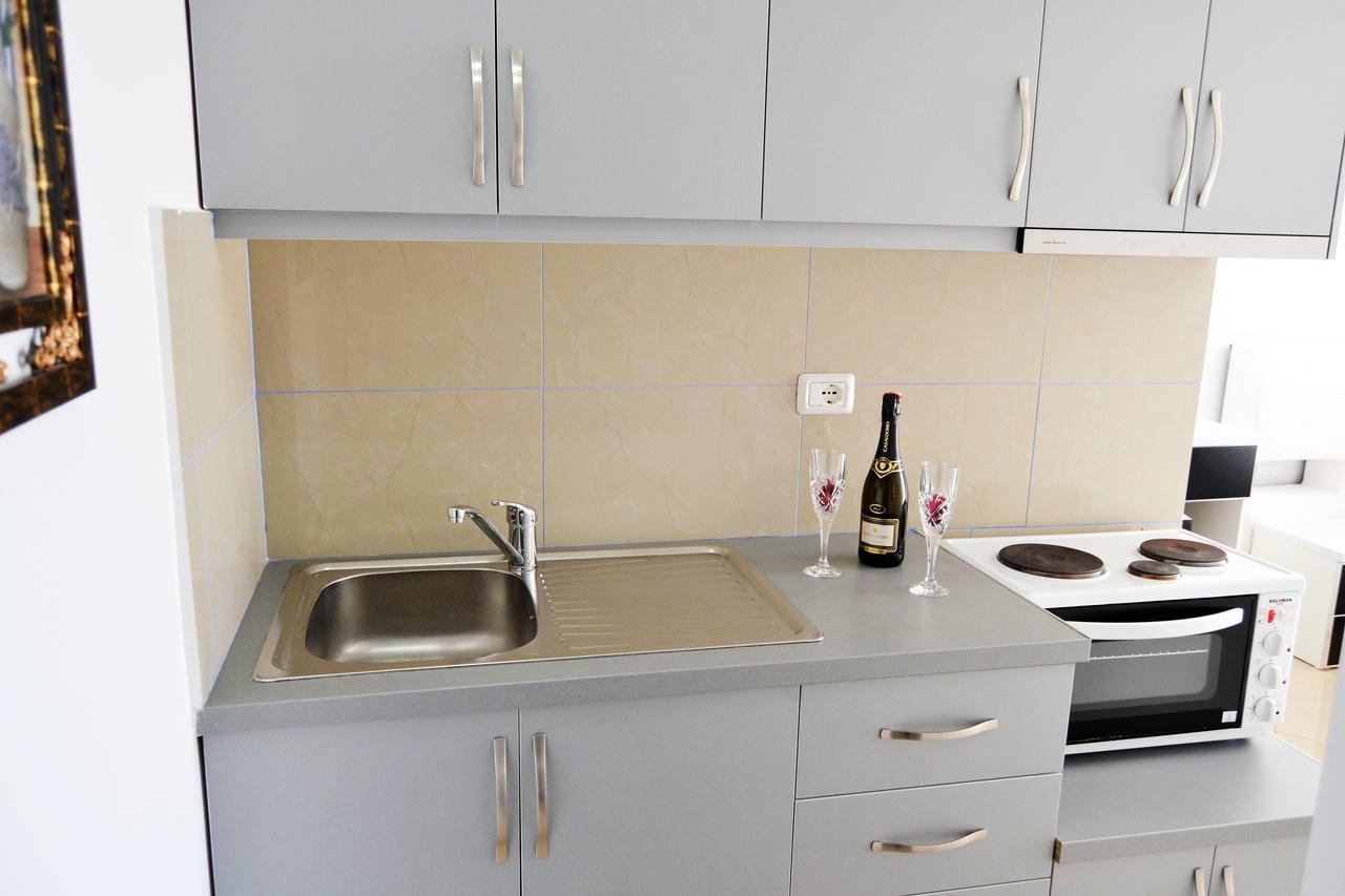 Noah Apartaments Sarande Bagian luar foto