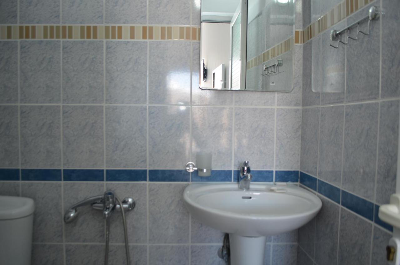 Noah Apartaments Sarande Bagian luar foto